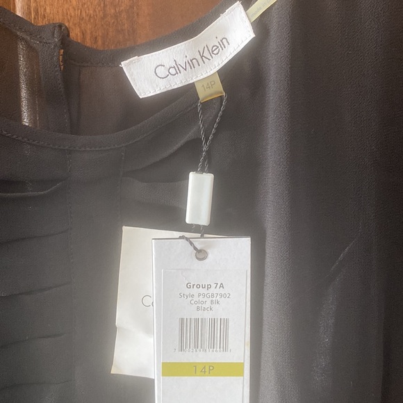 Black dress, size 14P, lined throughout, sheer top with lining, short sleeves - Picture 4 of 4